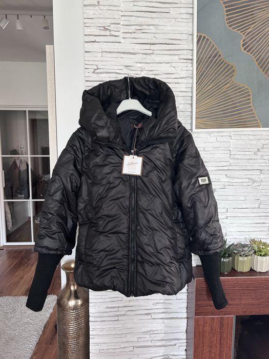 Viralowa czarna wiosenna lekka kurtka ocieplana sweterkowe rękawy pikowana z wysokim kołnierzem kapturem damska XS S M 36 38