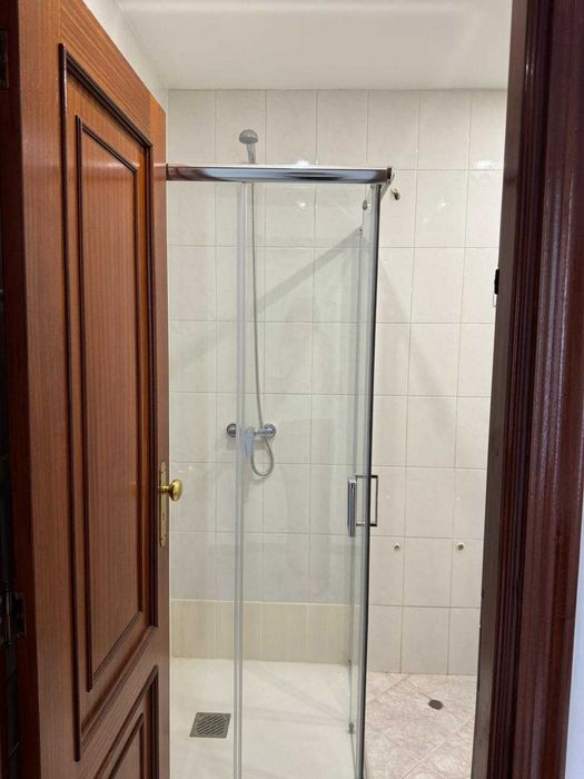 Arrendo T2 com garagem no centro de Valença — Av. de São Teotónio (Edifício Lepanto)