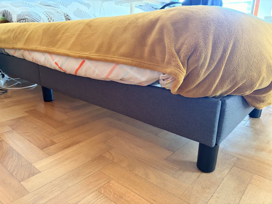 Cama de casal como nova