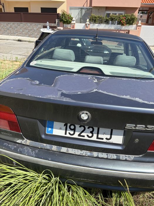 Bmw 523i.