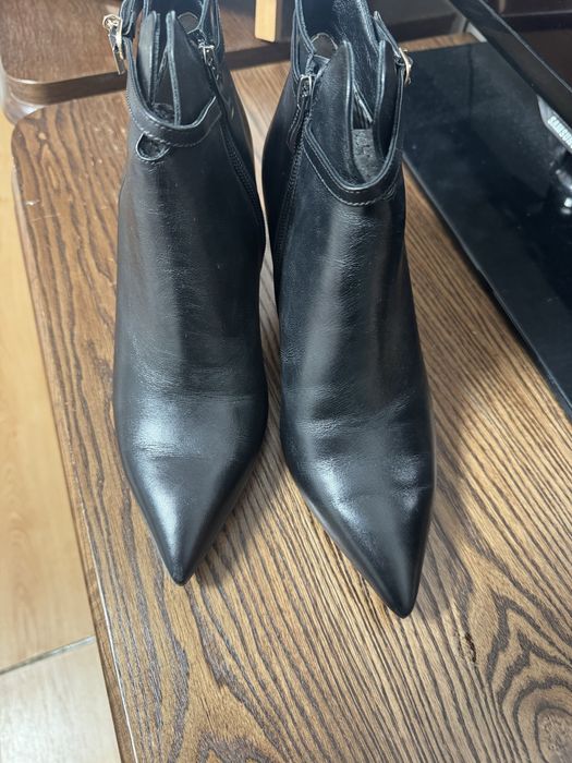 Ботильйони шкіряні, чорного кольору