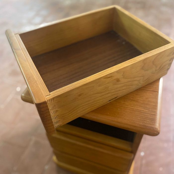 Mesa de Cabeceira (madeira maciça)