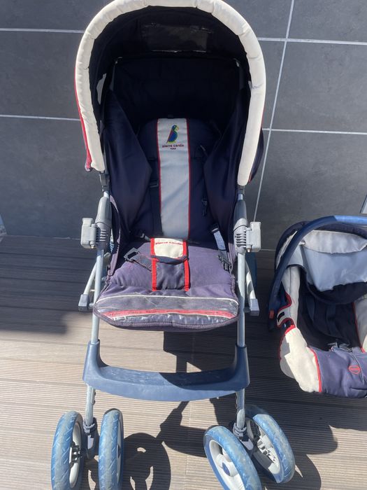 Carrinho de bebé mais coco de bebe com algumas marcas de uso ……………….