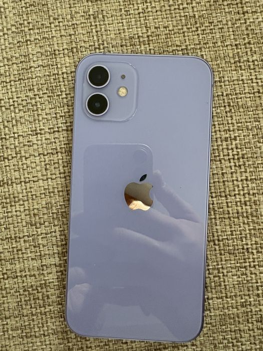 Iphone 12.         .