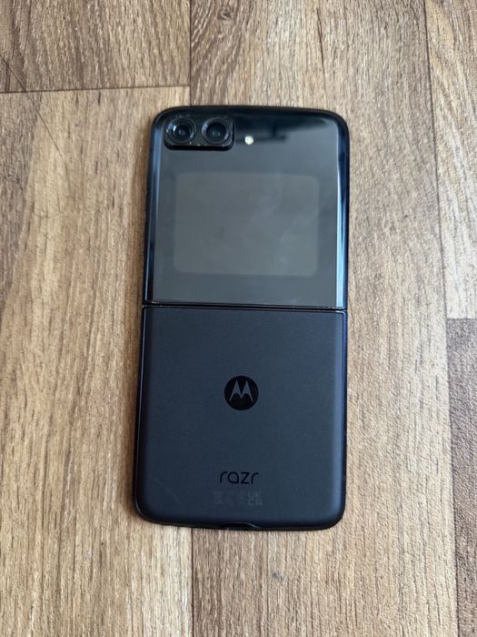 Motorola razr 2022
