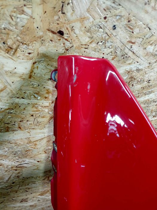 Volvo S40 V50 błotnik prawy przód przedni kolor czerwony oryginał