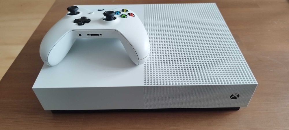 Konsola Xbox One S All Digital + pad