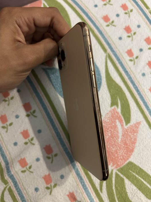 Iphone 11 pro dourado