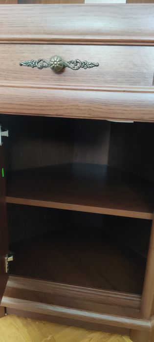 Witryna narożna BRW