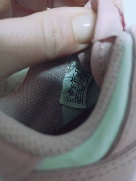 Оригінал NIKE  22 розмір,14 см Шкіряні кросівки для дівчинки