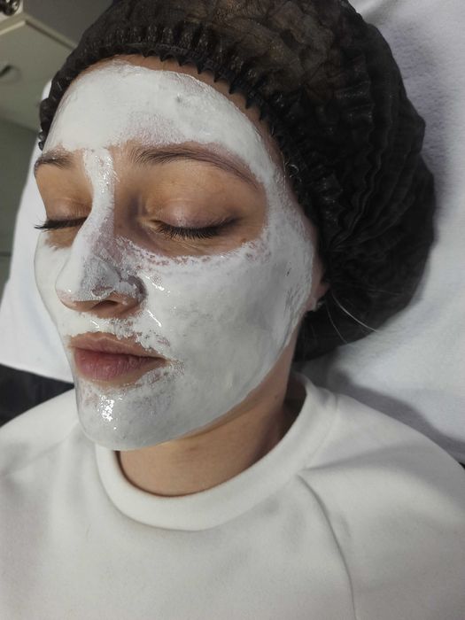 Косметолог Лівобережна чистка, карбоксі, пілінг, фракційна мезотерапія