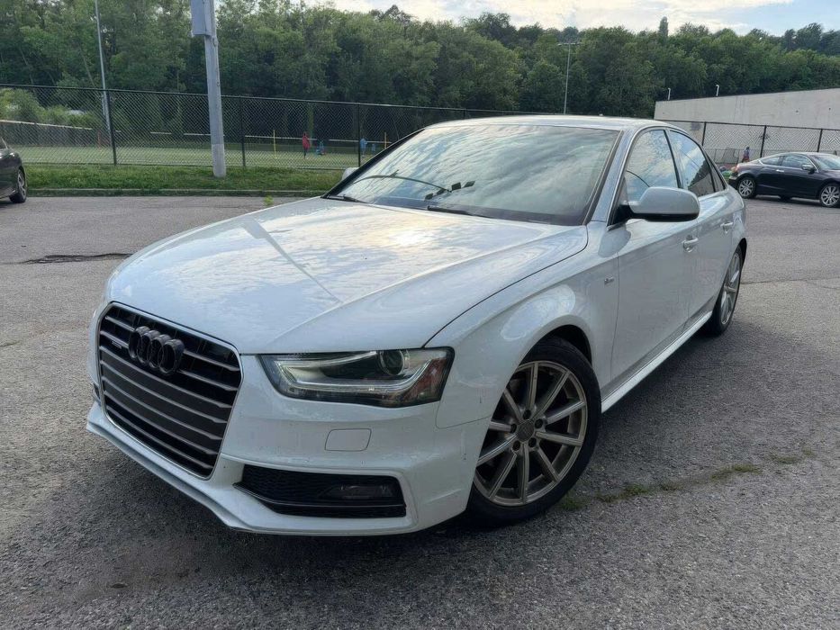Audi A4 2.0T Quattro Premium Plus      2014