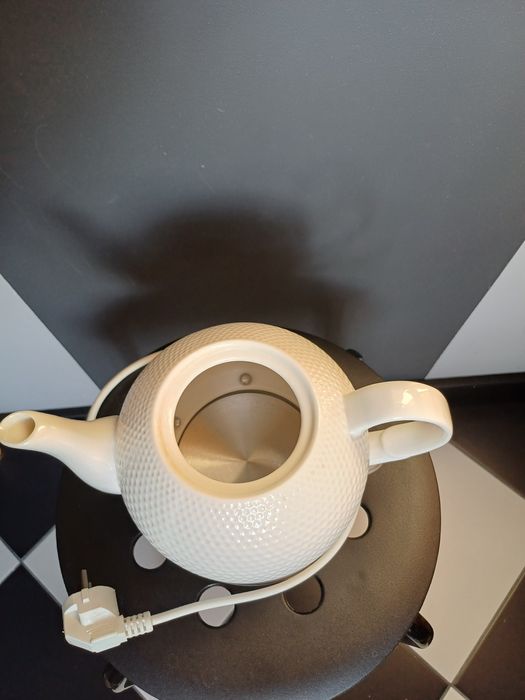 Ceramiczny czajnik elektryczny