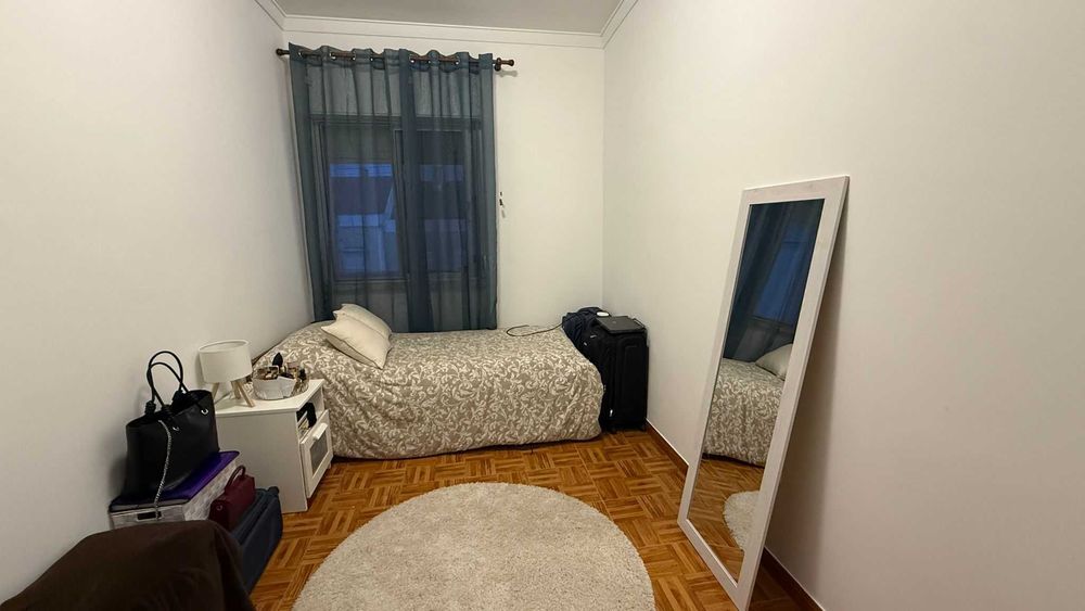 Quarto em Odivelas ao lado das Colinas do cruzeiro sem calçao entrada imediata