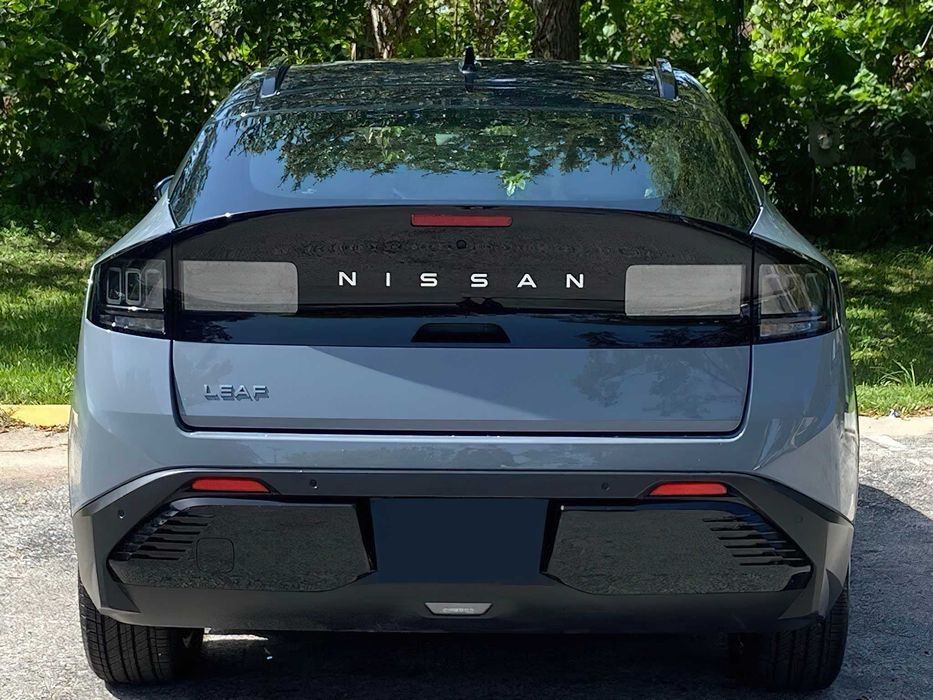 Nissan LEAF SL      2025