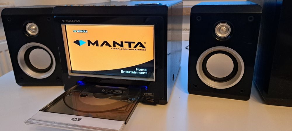 Wieża Manta z ekranem DVD