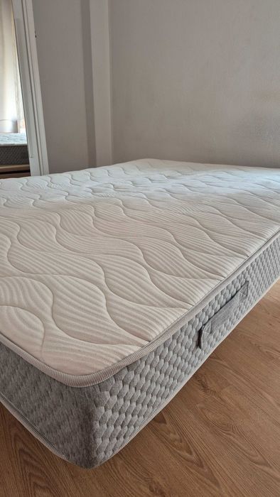 Colchão Invictus Packt 140x190 cm – Excelente Estado