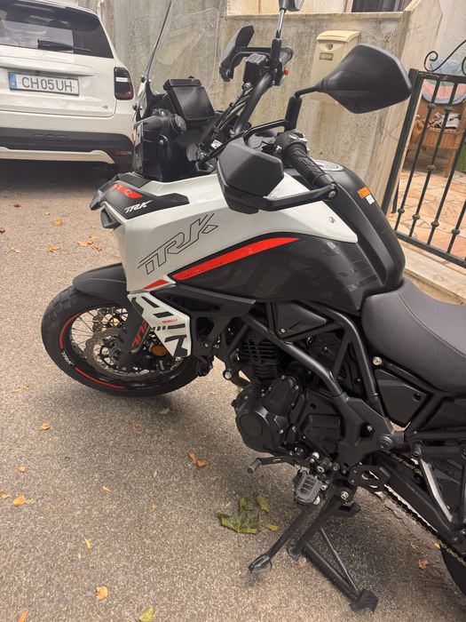 Trk 702x semi nova , conta com 8400km