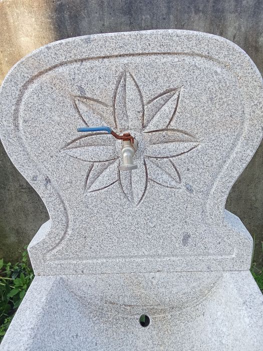 Fontanário em granito