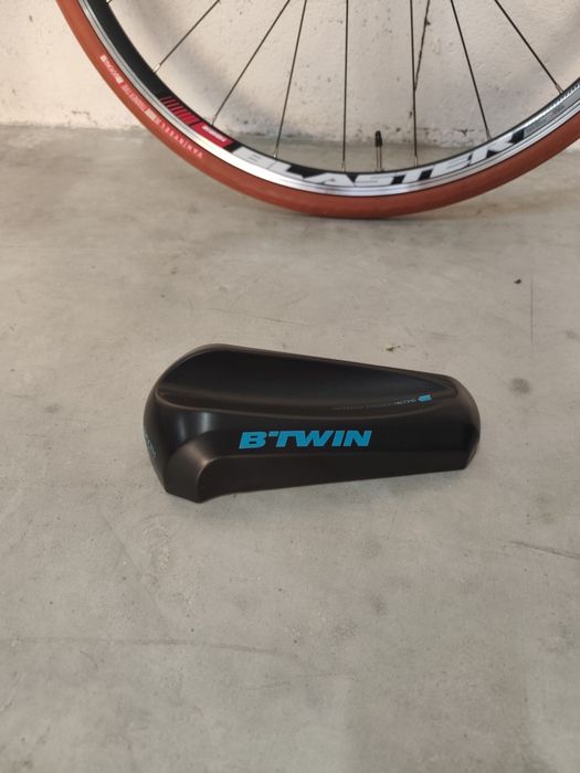 Rolo de Treino Elite Qubo Digital Smart B+, Roda de Treino da Marca Rodi Blaster com Pneu Indoor Van Rysel  700×25, Apoio de Roda BTwin Smooth
