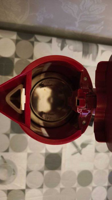 Електрочайник Rowenta Brunch, червоний