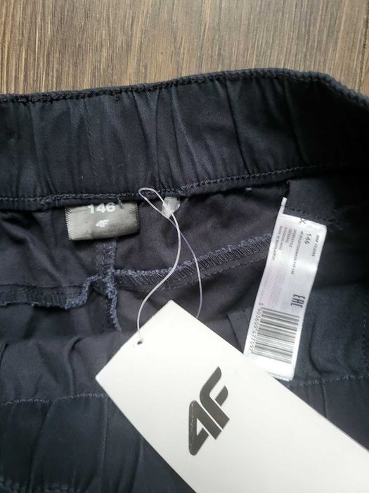 4F spodenki granatowe 146