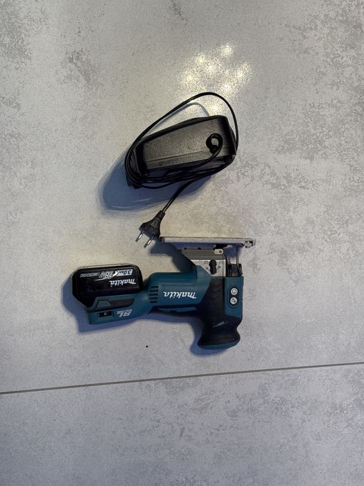 Wyrzynarka Makita DJV181 + Bateria ładowarka