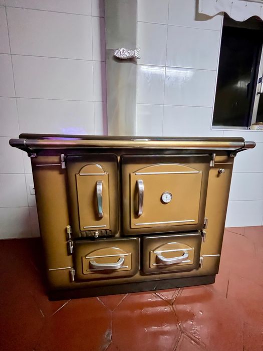 Fogao de lenha revisto otimo estado