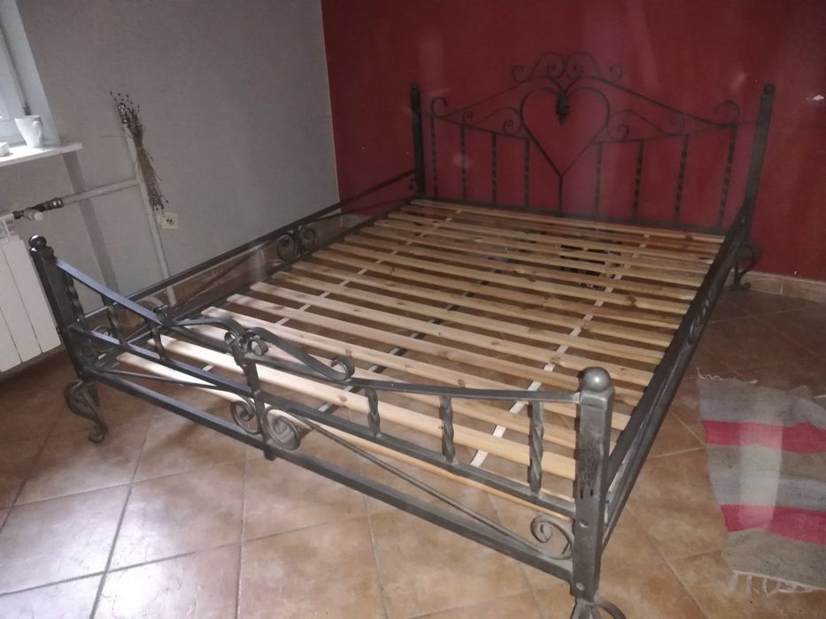 Łóżko kute ozdobne