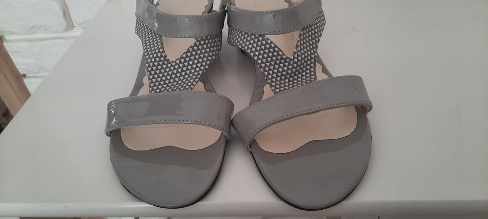 Sandałki popielate rozm. 37