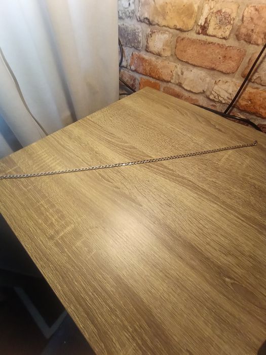 Idealne łańcuszki do noszenia na codzień