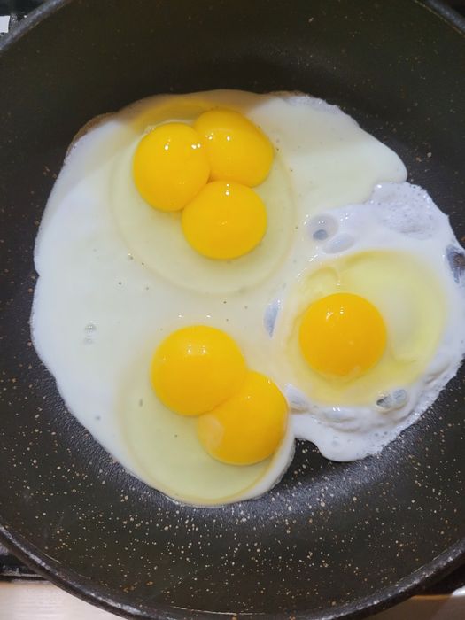 Яйцо домашнее куриное