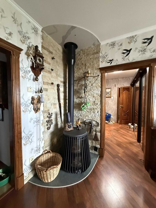 Продаж 4к квартири з євроремонтом та меблями Виноградар Порика 7А