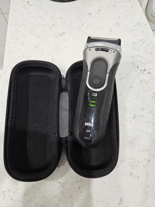 Golarka Braun Series 3 3090cc typ 5411 ze stacją czyszczącą