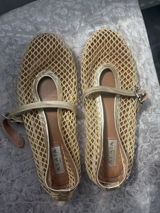 ALAIA  балетки  сетка бежевые золото