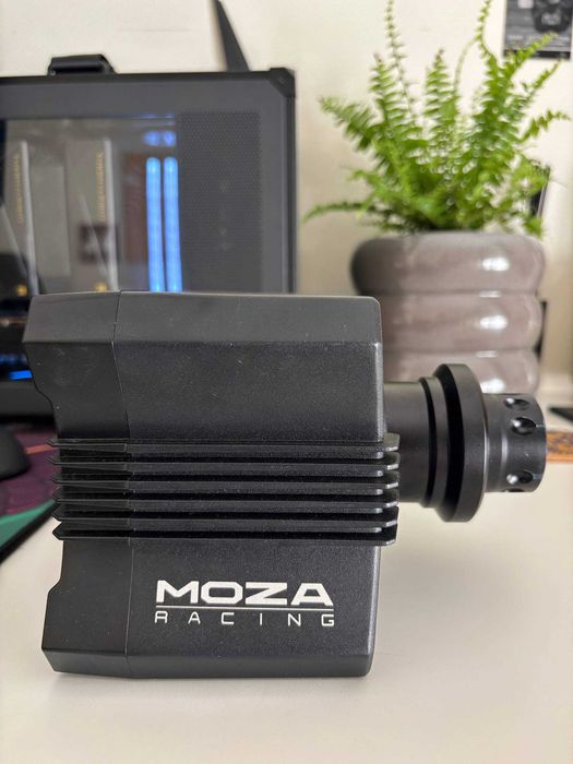 MOZA R5 5.5 Nm torque direct drive (base) + SR-P Lite Pedals (with brake kit)