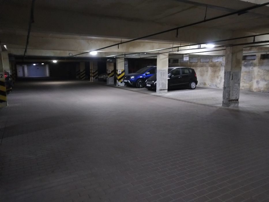 Parking w hali garażowej miejsce postojowe parkingowe łódź Piotrkowska centrum Manhattan - Widok 2