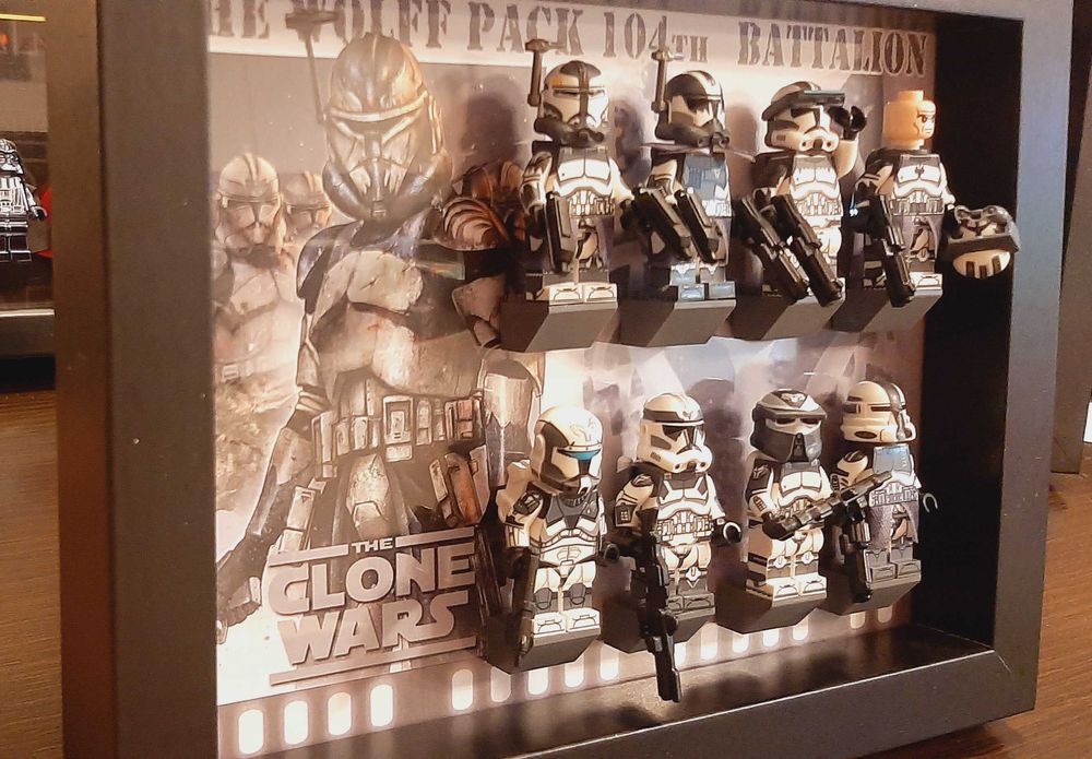 Figurki Star Wars RAMKA z 8 figurkami WOLFF PACK 104th Battalion CW
