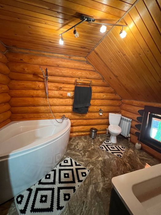 101/1 Дом со сруба с бассейном и баней