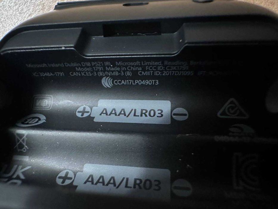 Myszka bezprzewodowa Microsoft Arc optyczna 1791 czarna