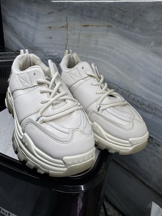 Кросівки  37 розмір