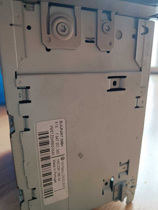 Rádio Blaupunkt para automóvel, em muito bom estado