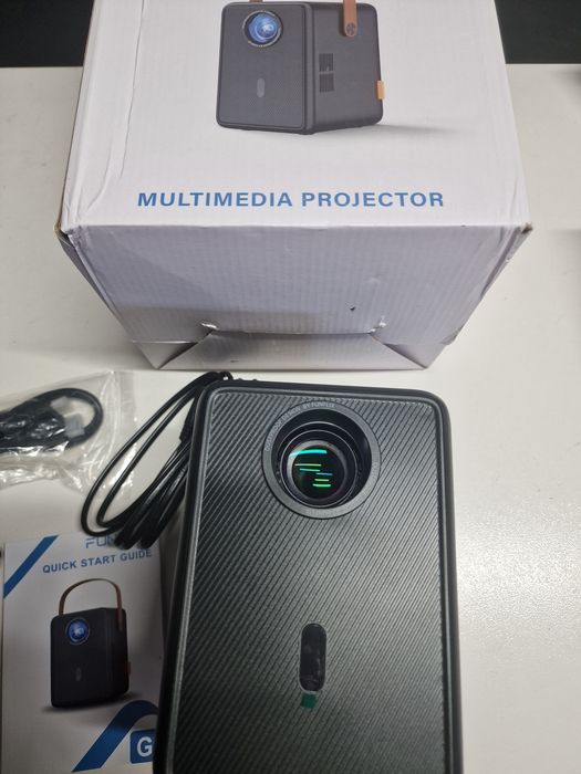 projetor Funflix G1 é um projetor multimédia compacto e portátil, concebido tanto para entretenimento doméstico como para uso no exterior