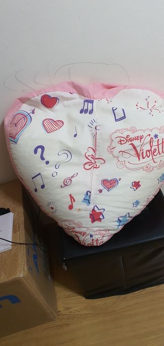 Almofada Coração - Disney Violetta