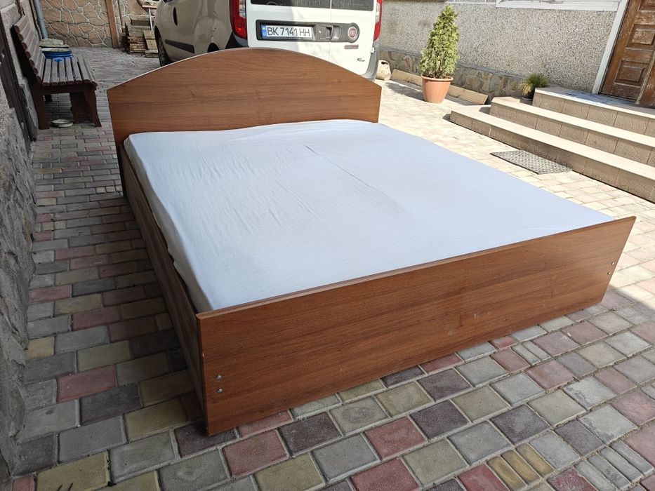 Ліжко двоспальне