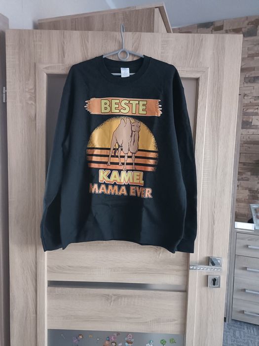 Czarna bluza z nadrukiem