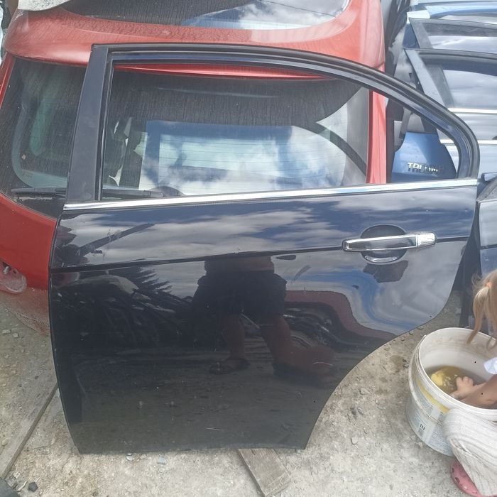 Шевроле епіка двері