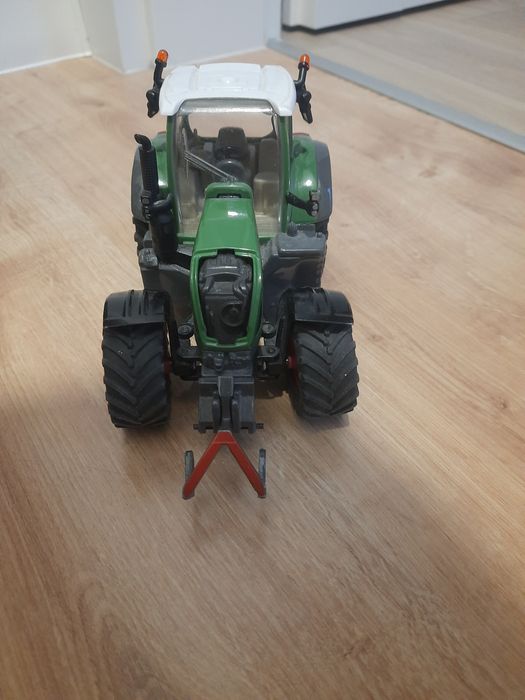 Traktor Fendt 724 Vario+przyczepa Joskin trans space 8000/27
