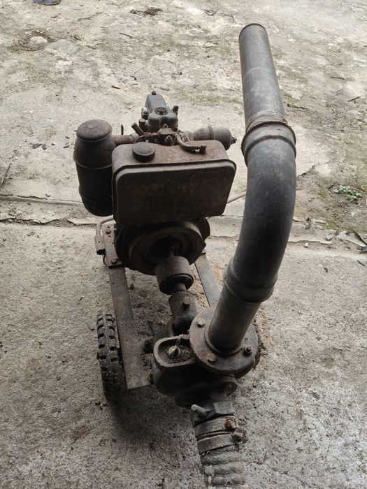 Motor de rega a gasóleo antigo para venda