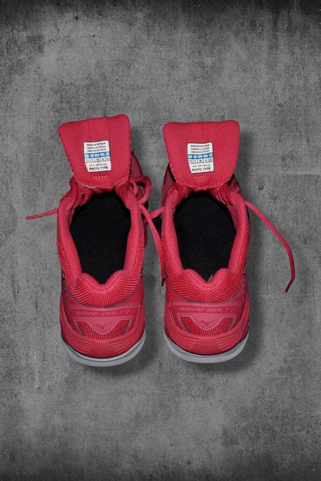 Damskie buty halowe siatkarskie Mizuno Wave Bolt 7 r. 37